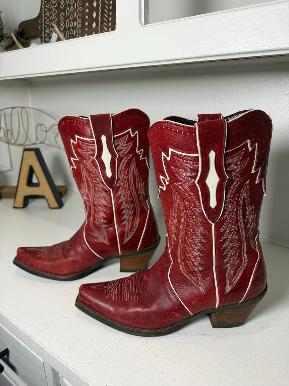 Ariat Womens 8.5 Red Leather Cowboy Boots Embroidered Snip Toe Western Cowgirl